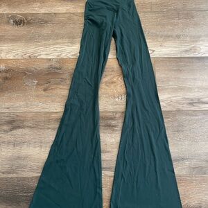 Offline by Aerie Women's Flared Leggings - green EUC size XXS